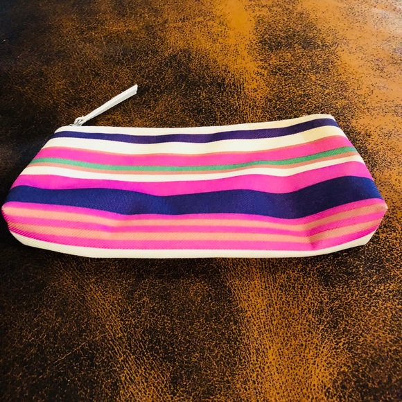 Estee Lauder Handbags - Estée Lauder Makeup 💄 Bag Estee Lauder Handbags - Estée Lauder Makeup 💄 Bag